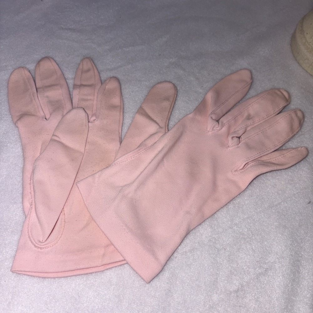 Women's Baby Pink Dress Gloves From The 1950 to 1960's Wrist Length Gloves M